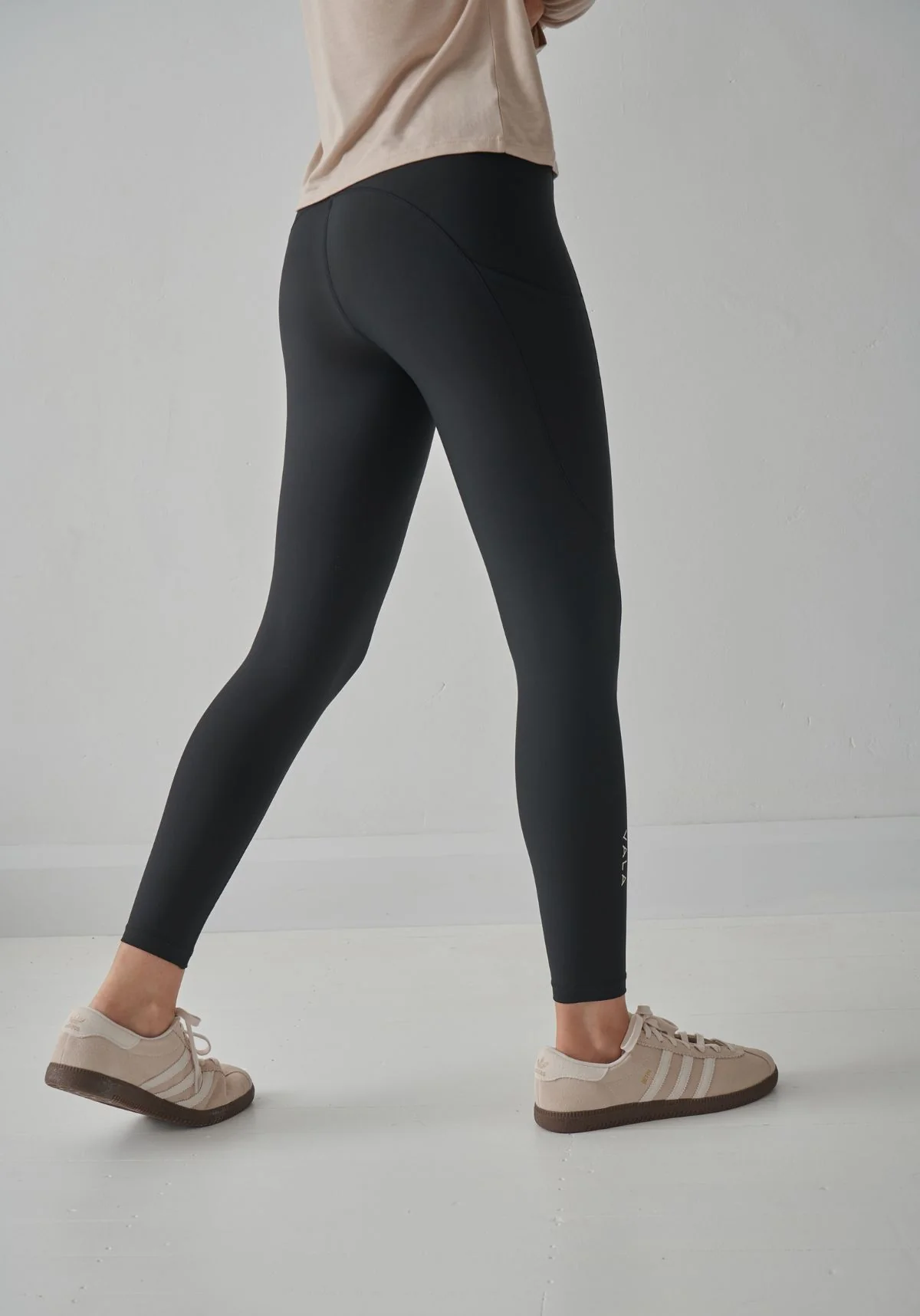 Sculpt Light - Grip Free Active Leggings - Image 5